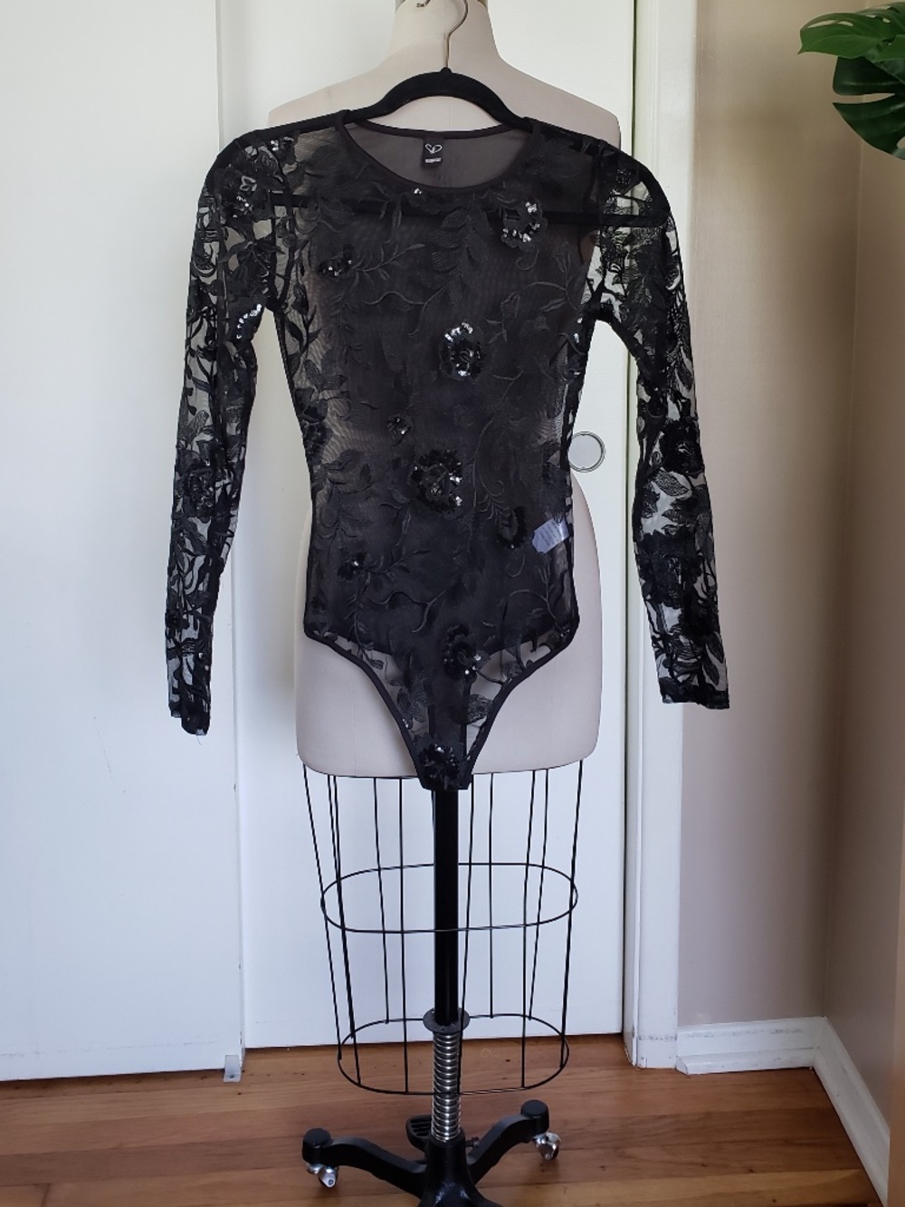 Embellished Floral Mesh Bodysuit Size Small!